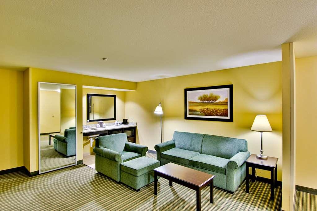 Hampton Inn & Suites Moreno Valley Room photo