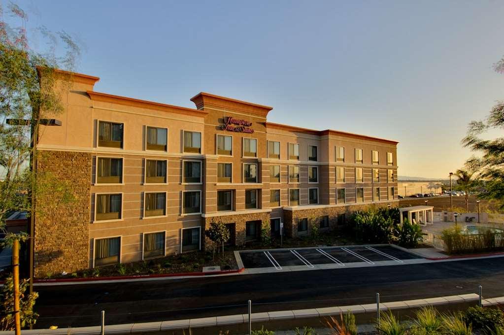 Hampton Inn & Suites Moreno Valley Exterior photo
